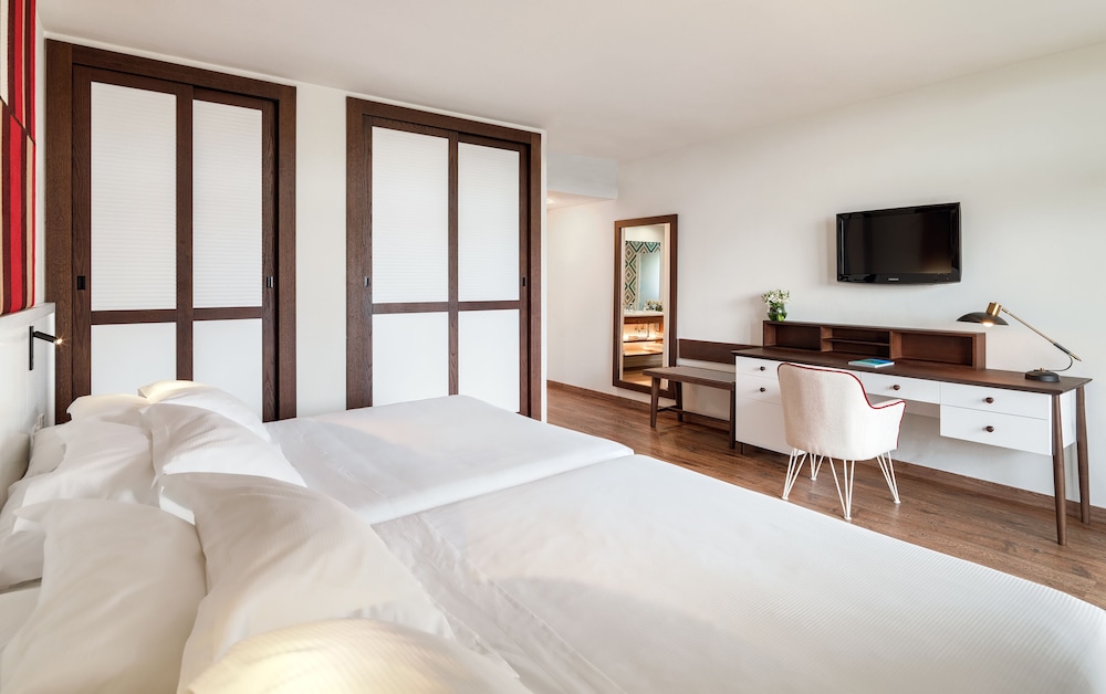H10 Salou Princess — Hotel rooms in Salou, Catalonia