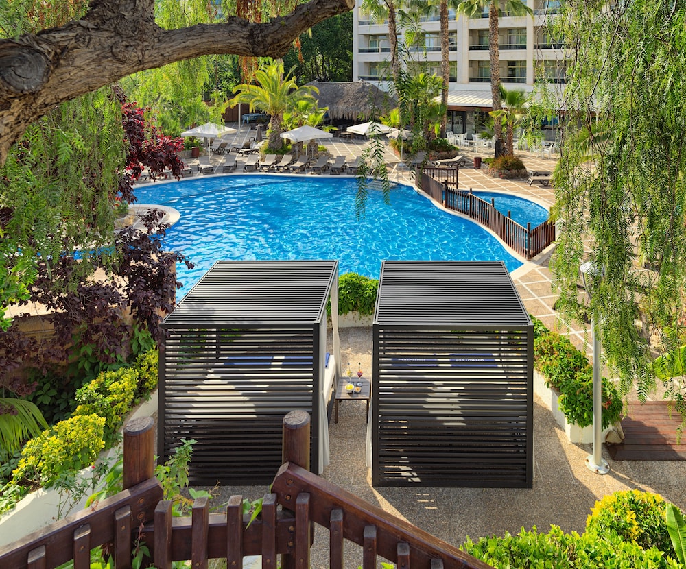 H10 Salou Princess — Swimming pool in Salou, Catalonia