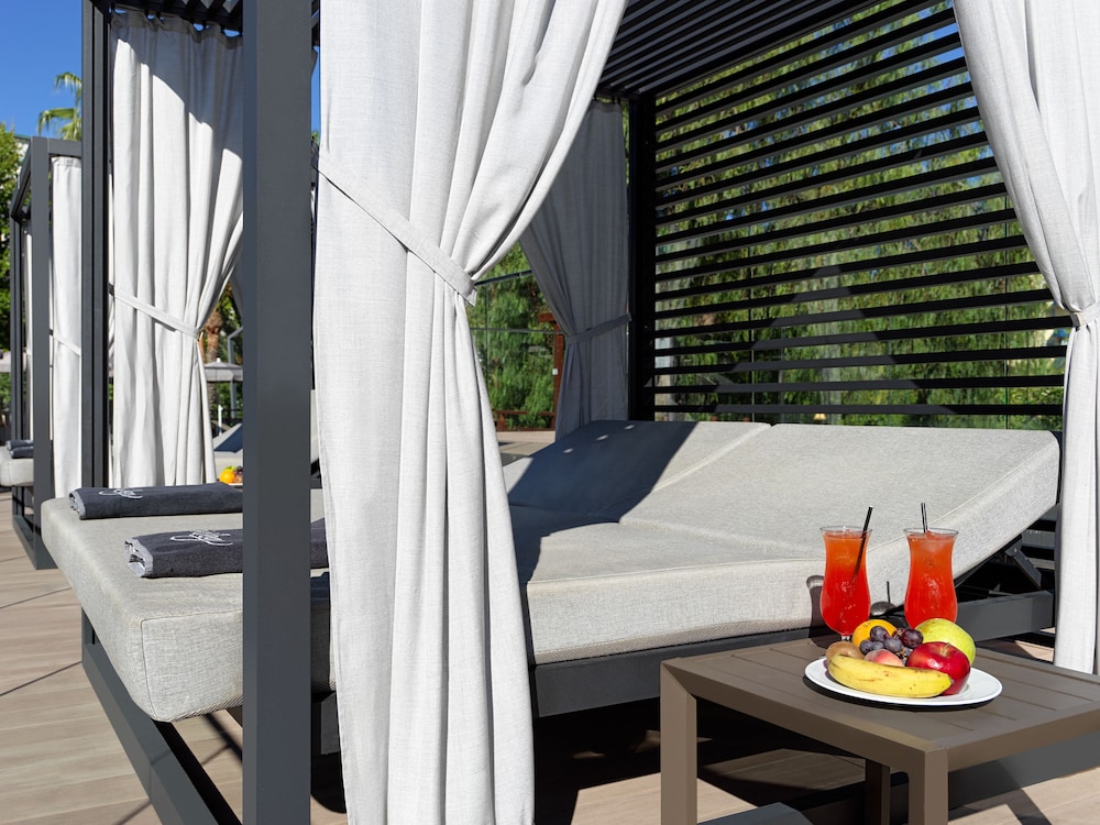 H10 Salou Princess — Spa in Salou, Catalonia