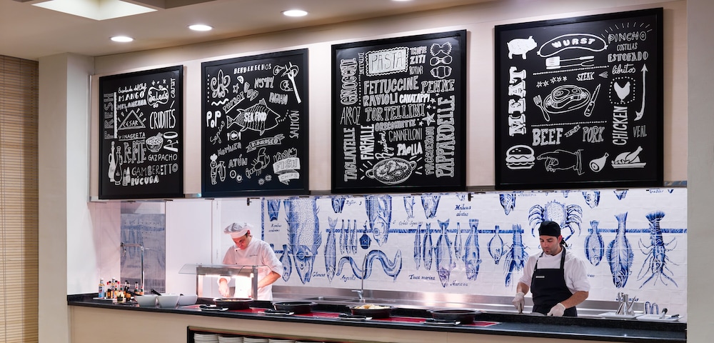 H10 Salauris Palace — Restaurant & bars in Salou, Catalonia