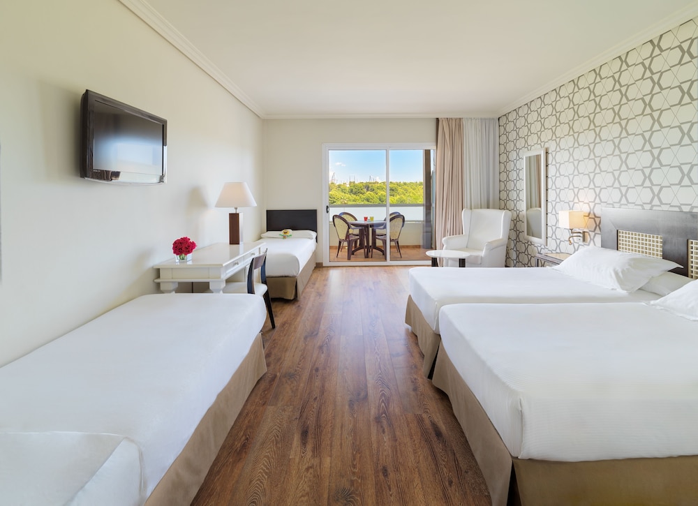 H10 Salauris Palace — Hotel rooms in Salou, Catalonia