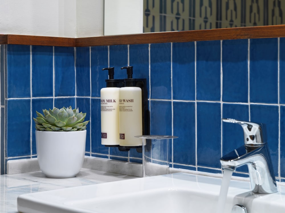 H10 Salauris Palace — Hotel rooms in Salou, Catalonia