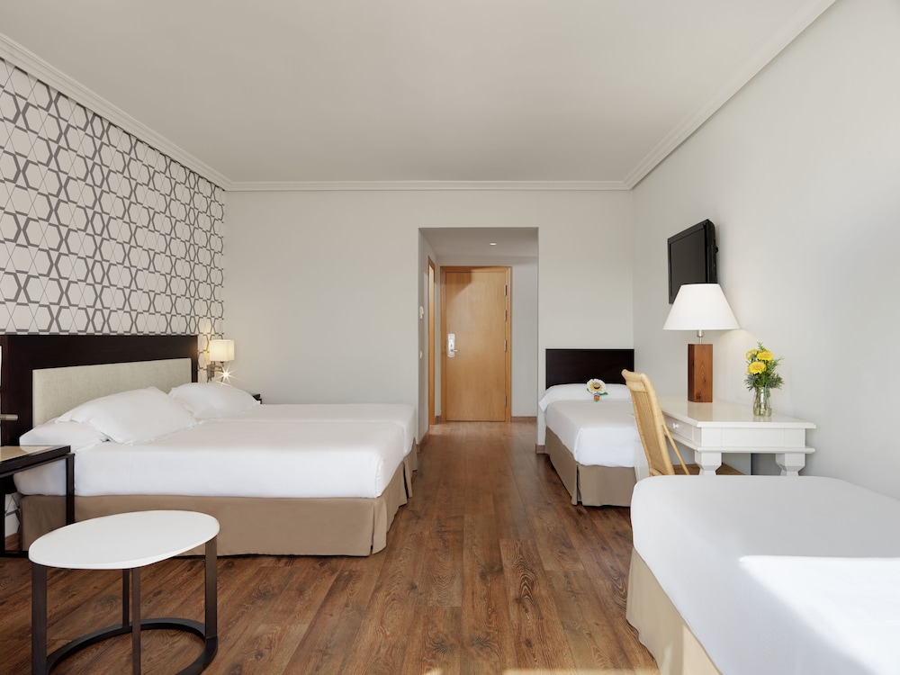 H10 Salauris Palace — Hotel rooms in Salou, Catalonia