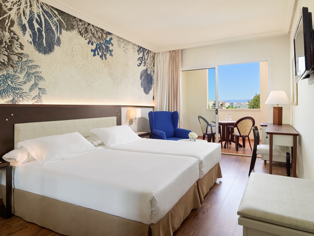 H10 Salauris Palace — Hotel rooms in Salou, Catalonia