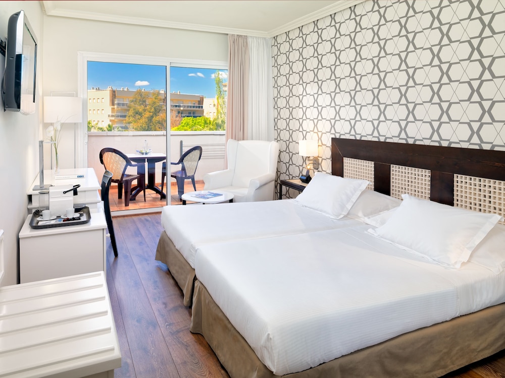 H10 Salauris Palace — Hotel rooms in Salou, Catalonia