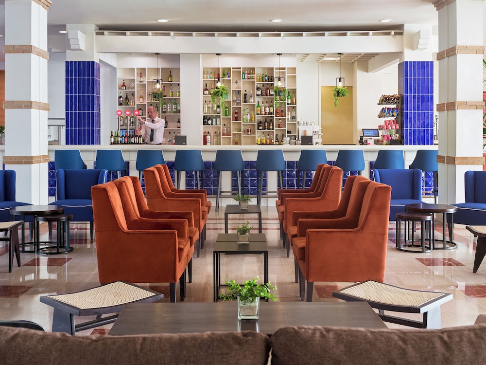 H10 Salauris Palace — Restaurant & bars in Salou, Catalonia