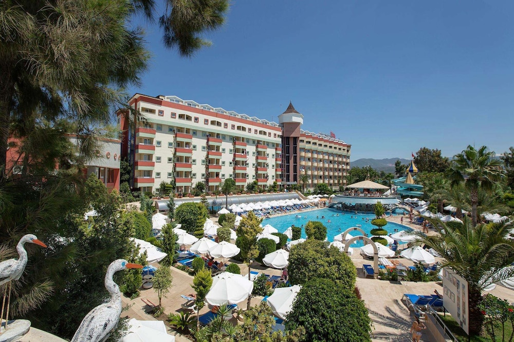 Saphir Hotel & Villas - All inclusive — Swimming pool in Alanya