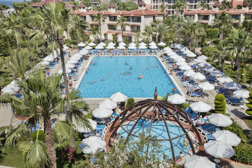 Saphir Hotel & Villas - All inclusive — Swimming pool in Alanya