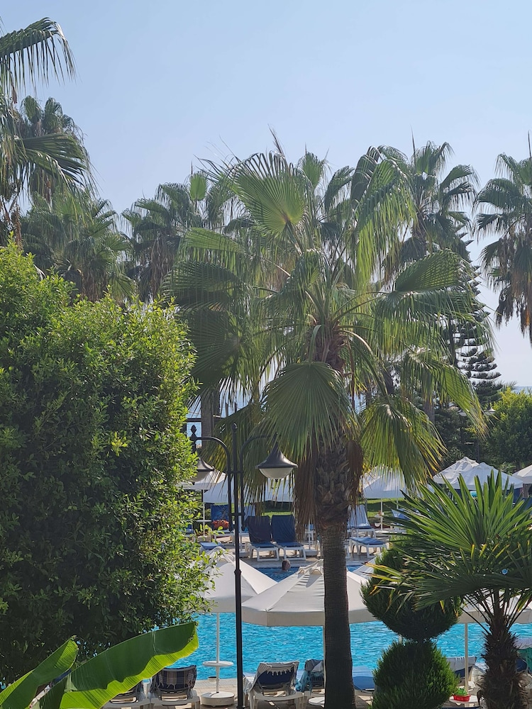 Saphir Hotel & Villas - All inclusive — Swimming pool in Alanya