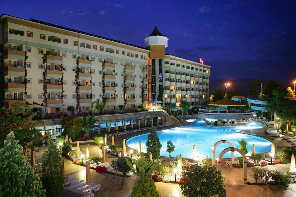 Saphir Hotel & Villas - All inclusive — Hotel building in Alanya