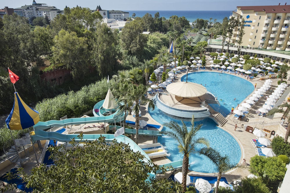 Saphir Hotel & Villas - All inclusive — Swimming pool in Alanya