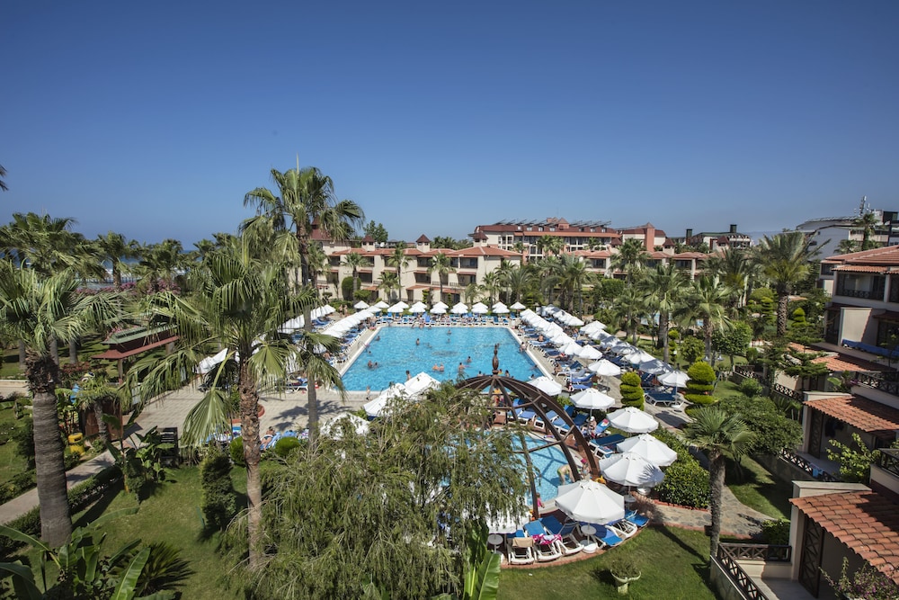 Saphir Hotel & Villas - All inclusive — Swimming pool in Alanya