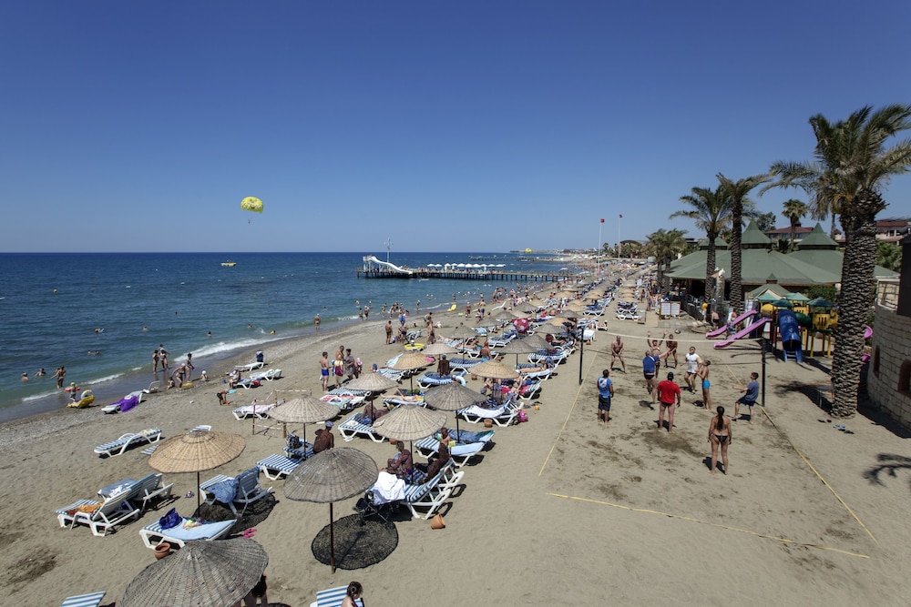 Saphir Hotel & Villas - All inclusive — Beach in Alanya