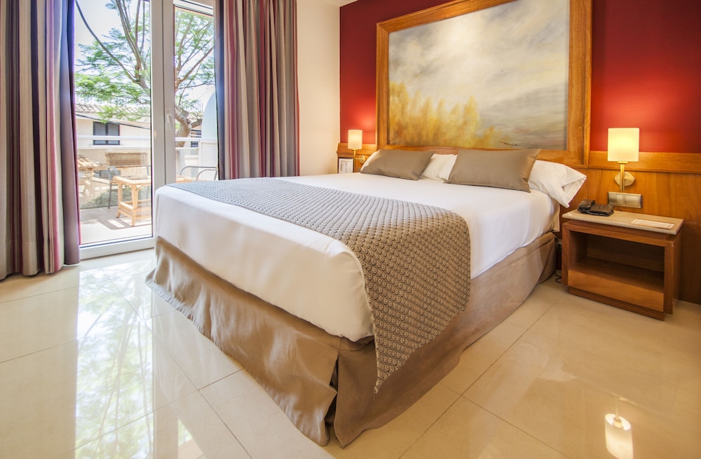 Catalonia Majorica Hotel — Hotel rooms in Palma de Mallorca, Balearic Islands