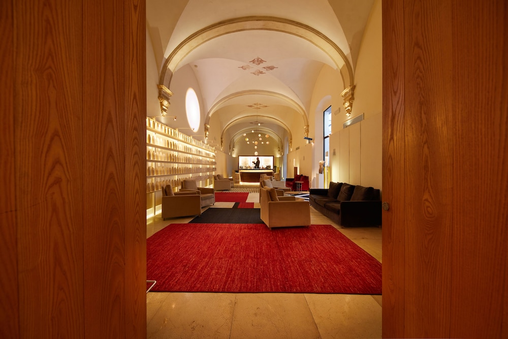 Convent de la Missio Boutique Hotel GL, Adults Only – Preferred Hotels & Resorts — Restaurant & bars in Palma de Mallorca, Balearic Islands