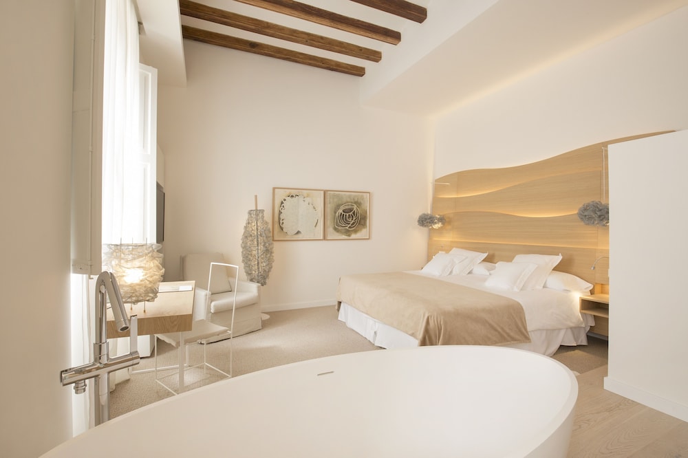 Convent de la Missio Boutique Hotel GL, Adults Only – Preferred Hotels & Resorts — Hotel rooms in Palma de Mallorca, Balearic Islands