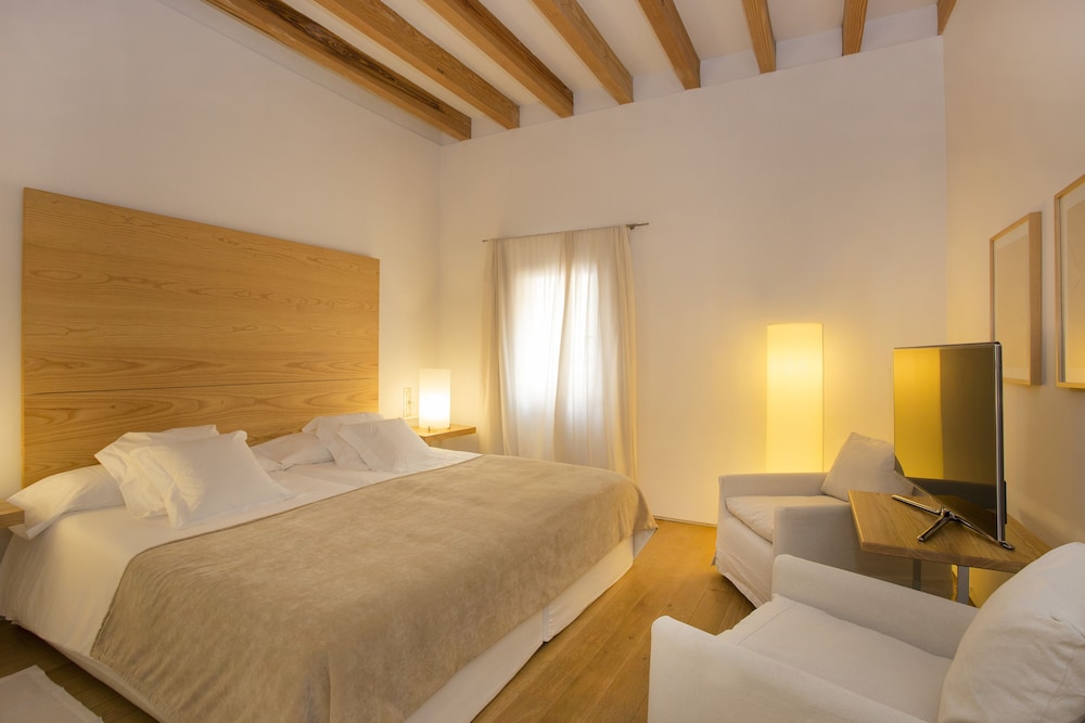 Convent de la Missio Boutique Hotel GL, Adults Only – Preferred Hotels & Resorts — Hotel rooms in Palma de Mallorca, Balearic Islands