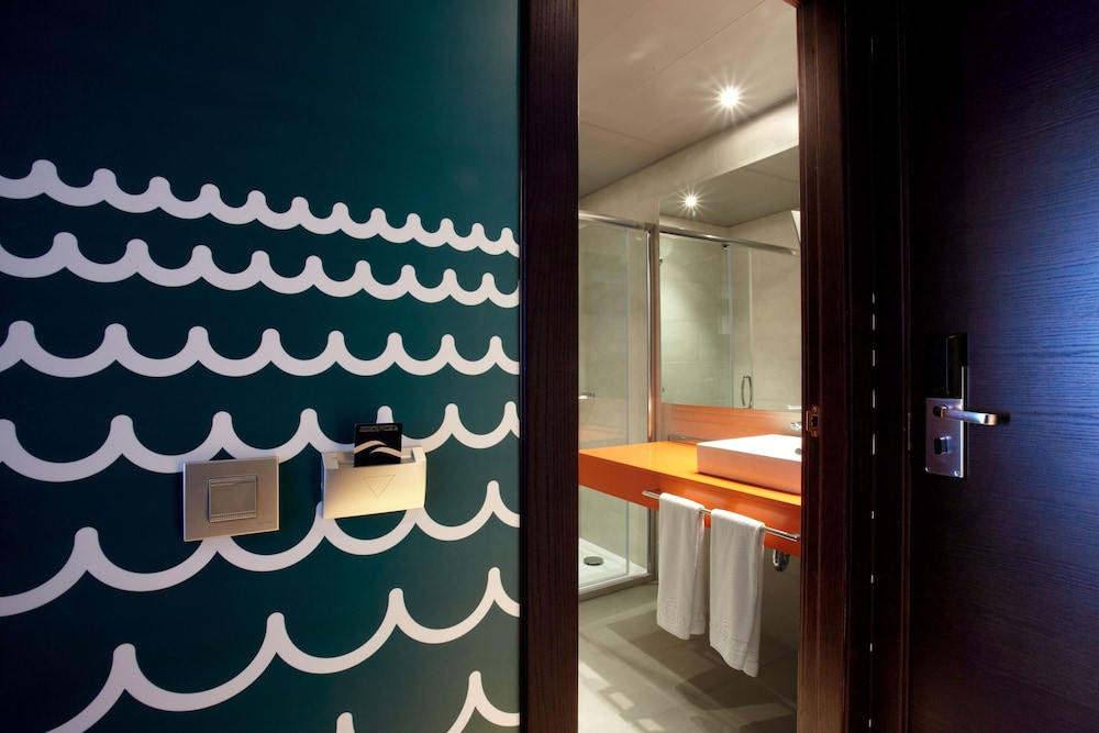 Hotel Costa Azul — Hotel rooms in Palma de Mallorca, Balearic Islands