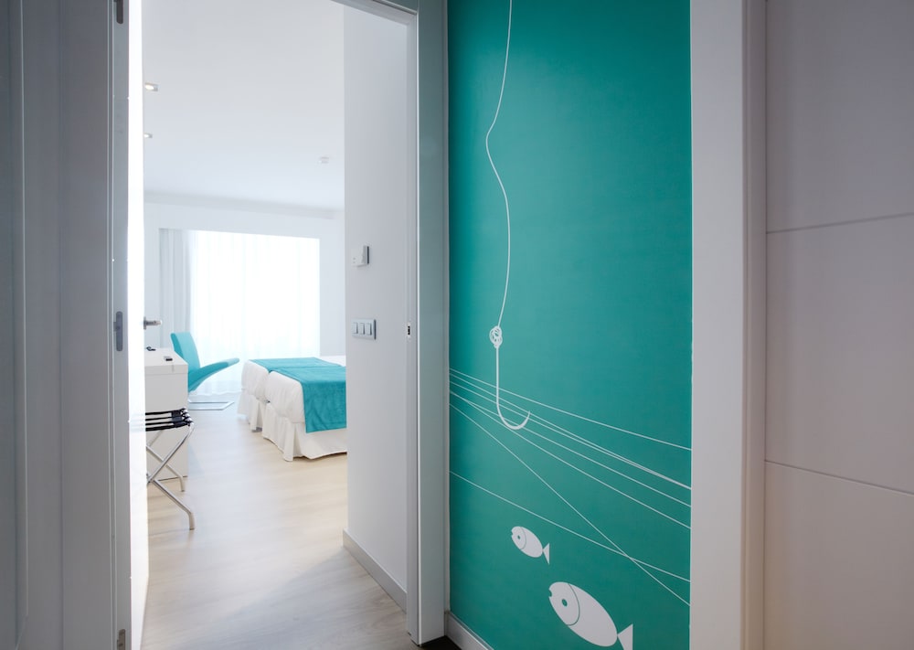 Hotel Costa Azul — Hotel rooms in Palma de Mallorca, Balearic Islands