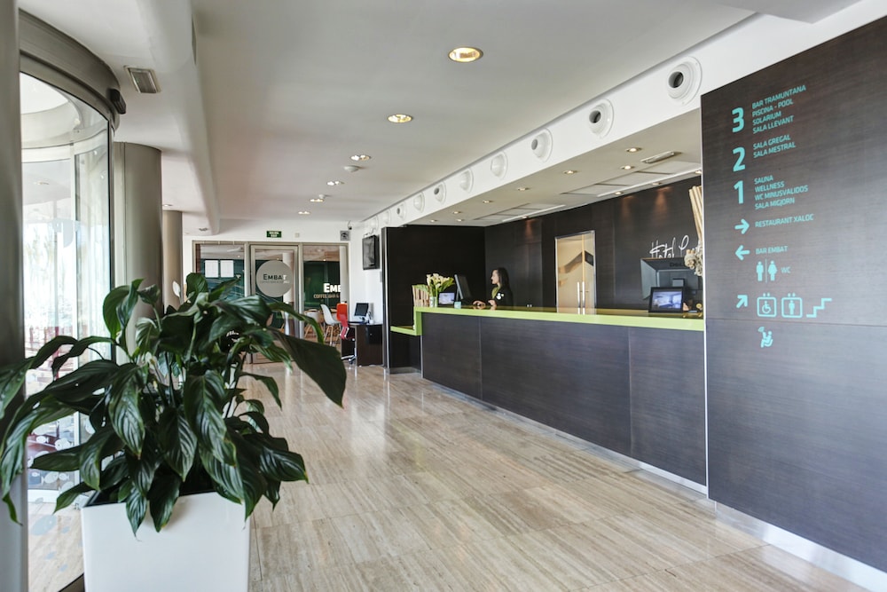 Hotel Costa Azul — Hotel building in Palma de Mallorca, Balearic Islands