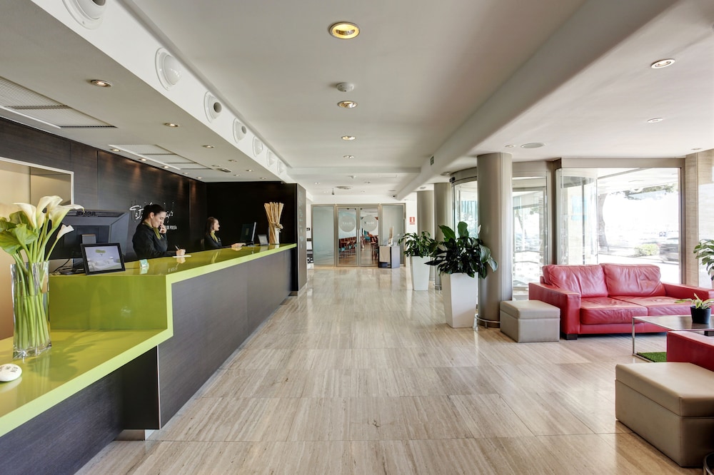 Hotel Costa Azul — Hotel building in Palma de Mallorca, Balearic Islands