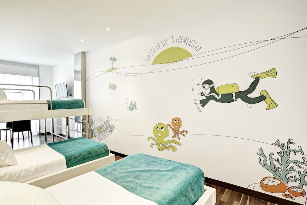 Hotel Costa Azul — Hotel rooms in Palma de Mallorca, Balearic Islands