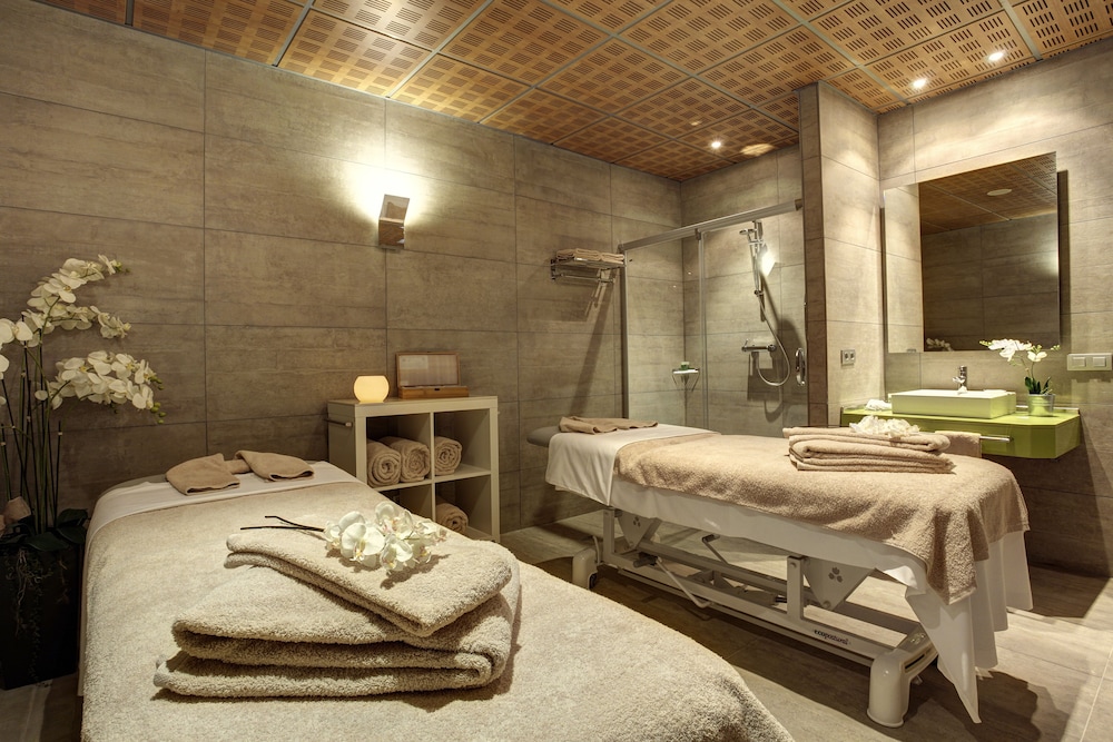 Hotel Costa Azul — Hotel rooms in Palma de Mallorca, Balearic Islands