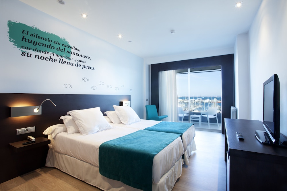 Hotel Costa Azul — Hotel rooms in Palma de Mallorca, Balearic Islands