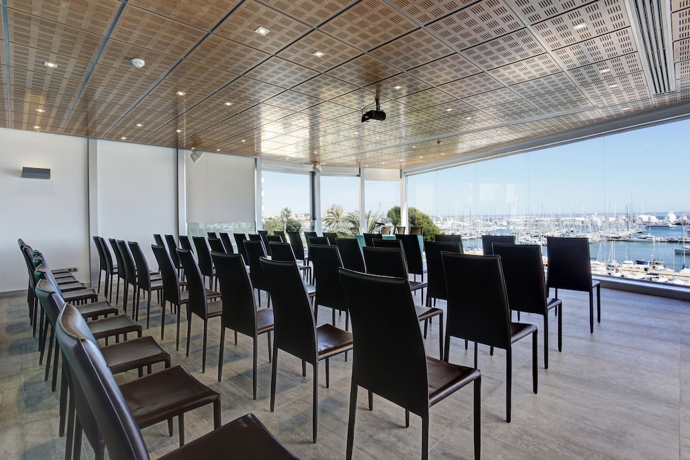 Hotel Costa Azul — Hotel building in Palma de Mallorca, Balearic Islands