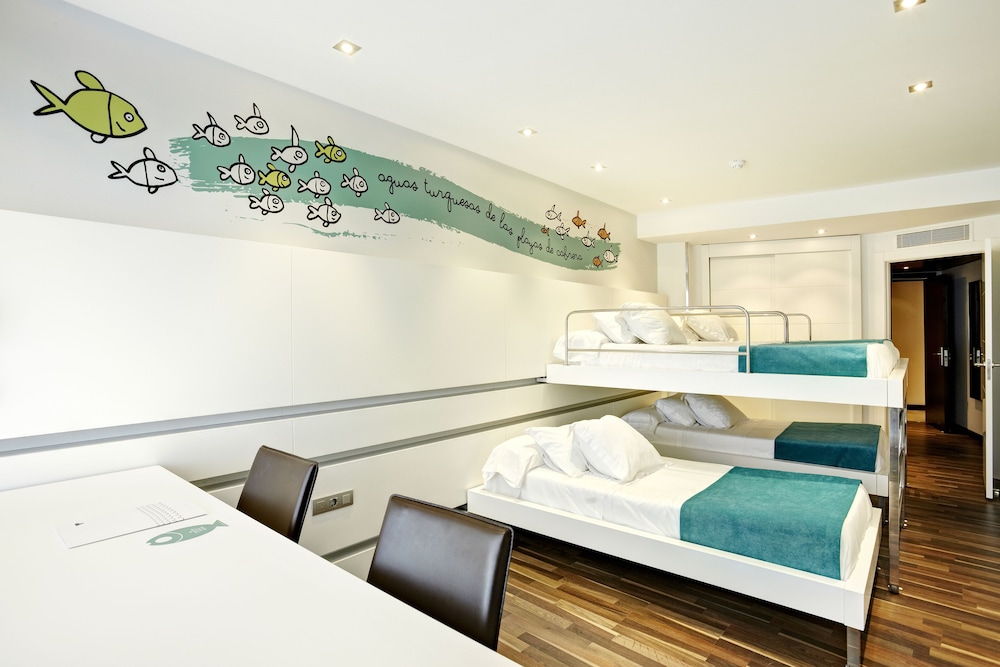 Hotel Costa Azul — Hotel rooms in Palma de Mallorca, Balearic Islands