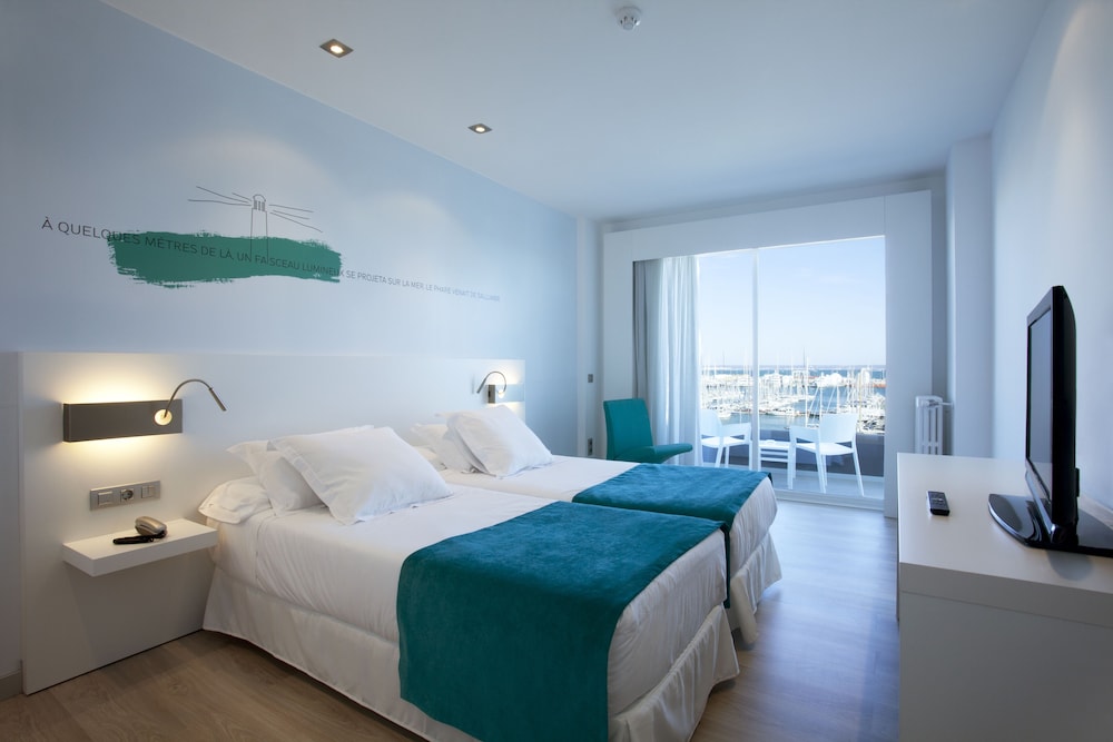 Hotel Costa Azul — Hotel rooms in Palma de Mallorca, Balearic Islands