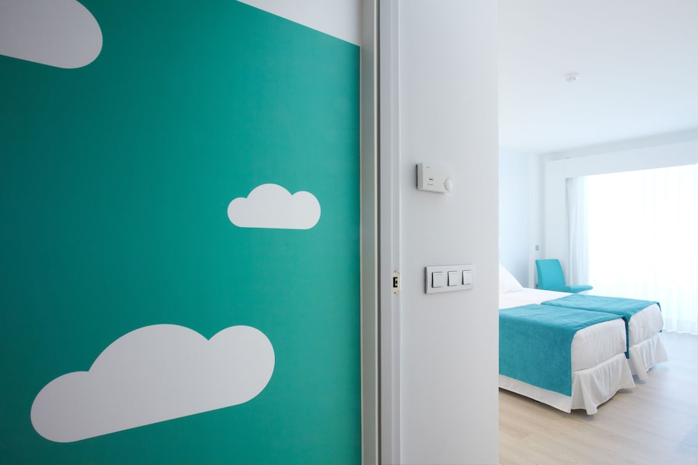 Hotel Costa Azul — Hotel rooms in Palma de Mallorca, Balearic Islands