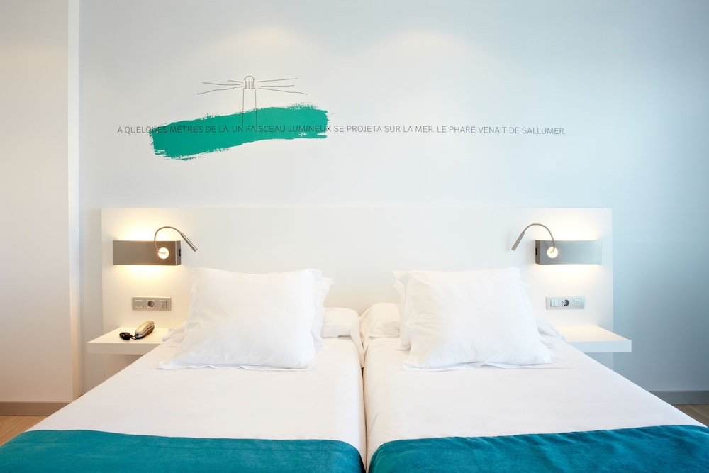 Hotel Costa Azul — Hotel rooms in Palma de Mallorca, Balearic Islands