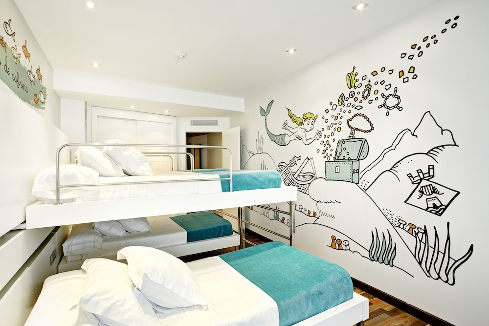 Hotel Costa Azul — Hotel rooms in Palma de Mallorca, Balearic Islands