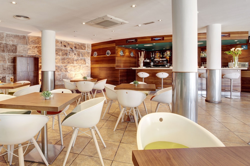 Hotel Costa Azul — Restaurant & bars in Palma de Mallorca, Balearic Islands