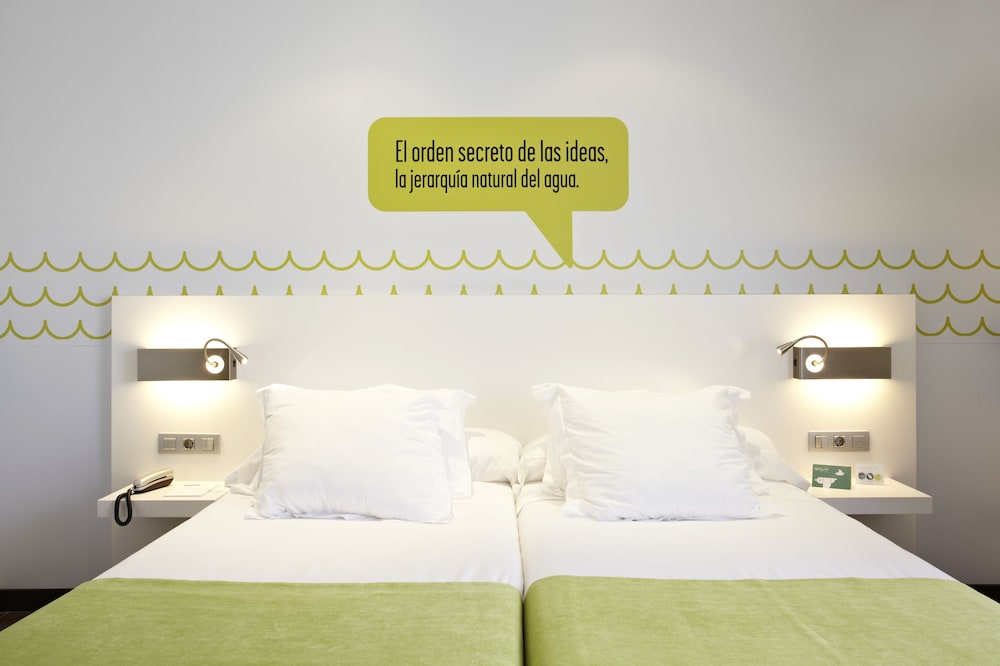 Hotel Costa Azul — Hotel rooms in Palma de Mallorca, Balearic Islands