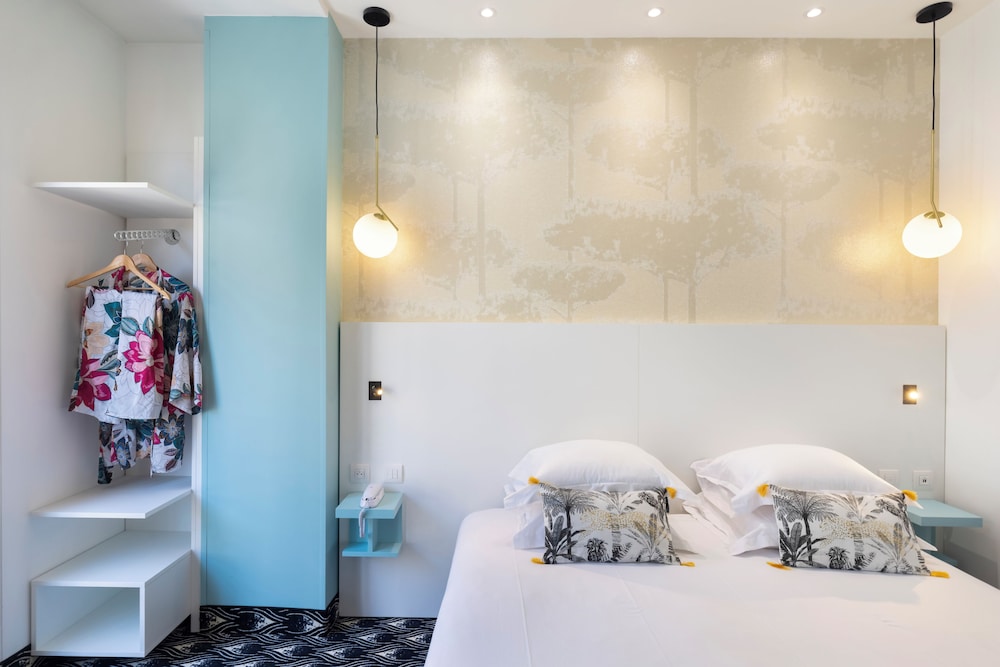 Hotel Byakko Nice — Hotel rooms in Nice, Provence-Alpes-Cote d'Azur