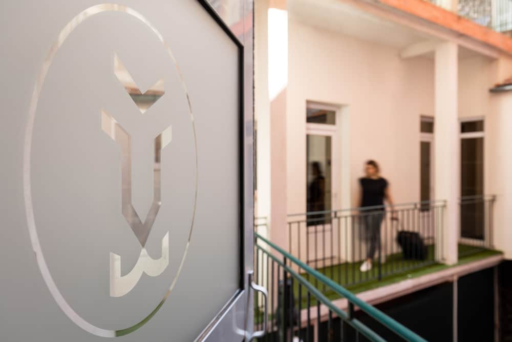 Hotel Byakko Nice — Hotel building in Nice, Provence-Alpes-Cote d'Azur