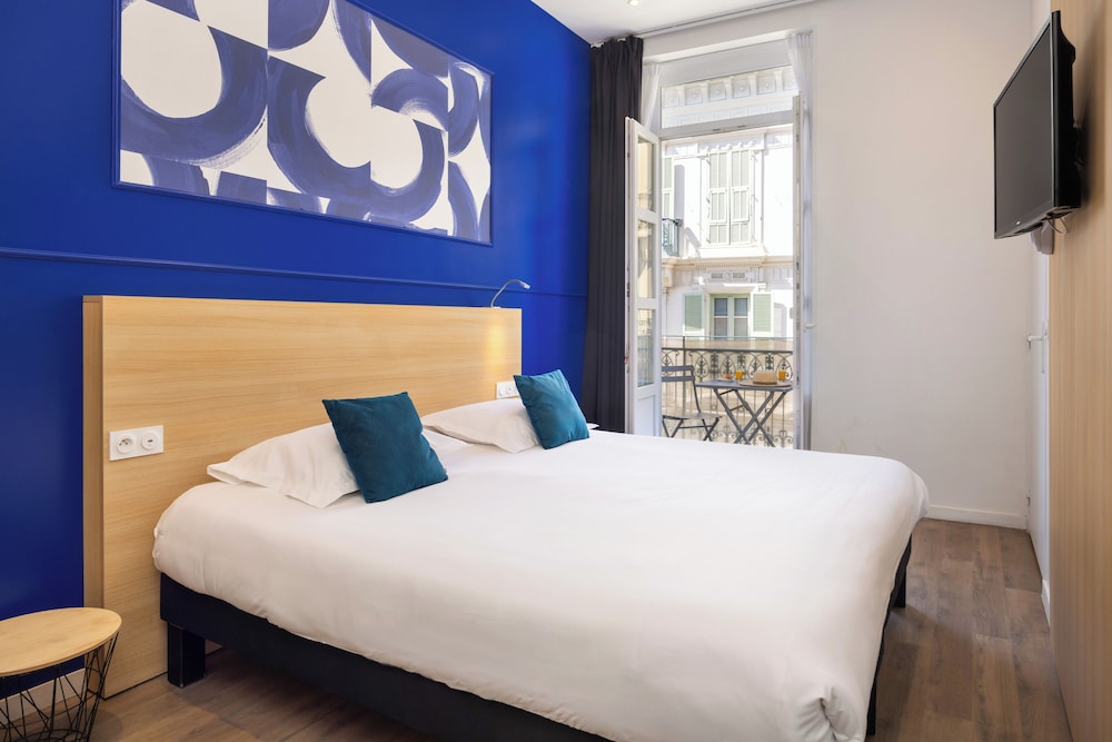 Hotel Byakko Nice — Hotel rooms in Nice, Provence-Alpes-Cote d'Azur