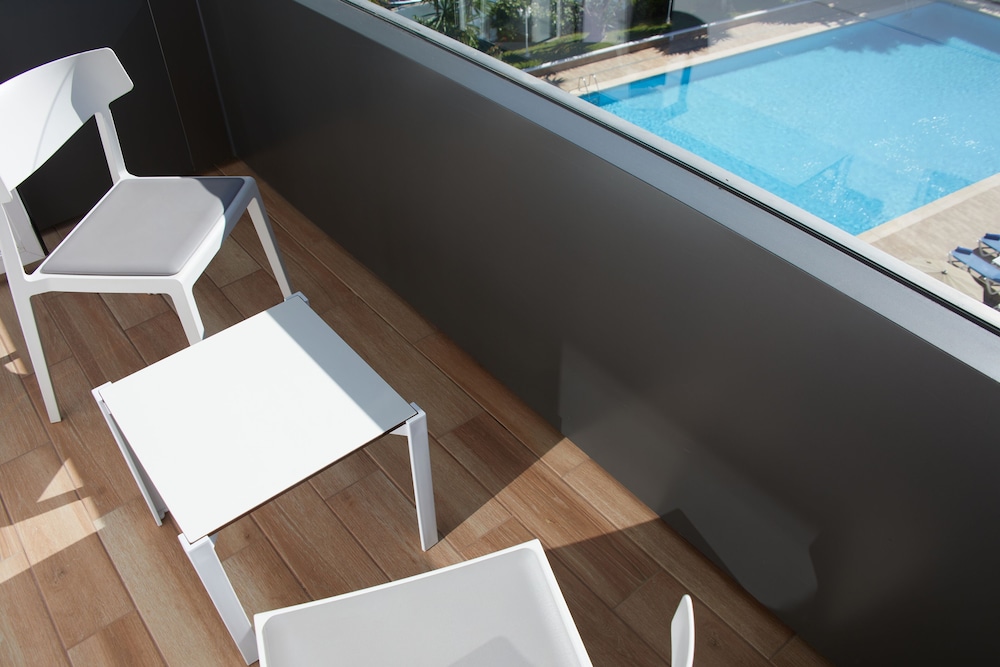 Hotel Joan Miró Museum — Swimming pool in Palma de Mallorca, Balearic Islands