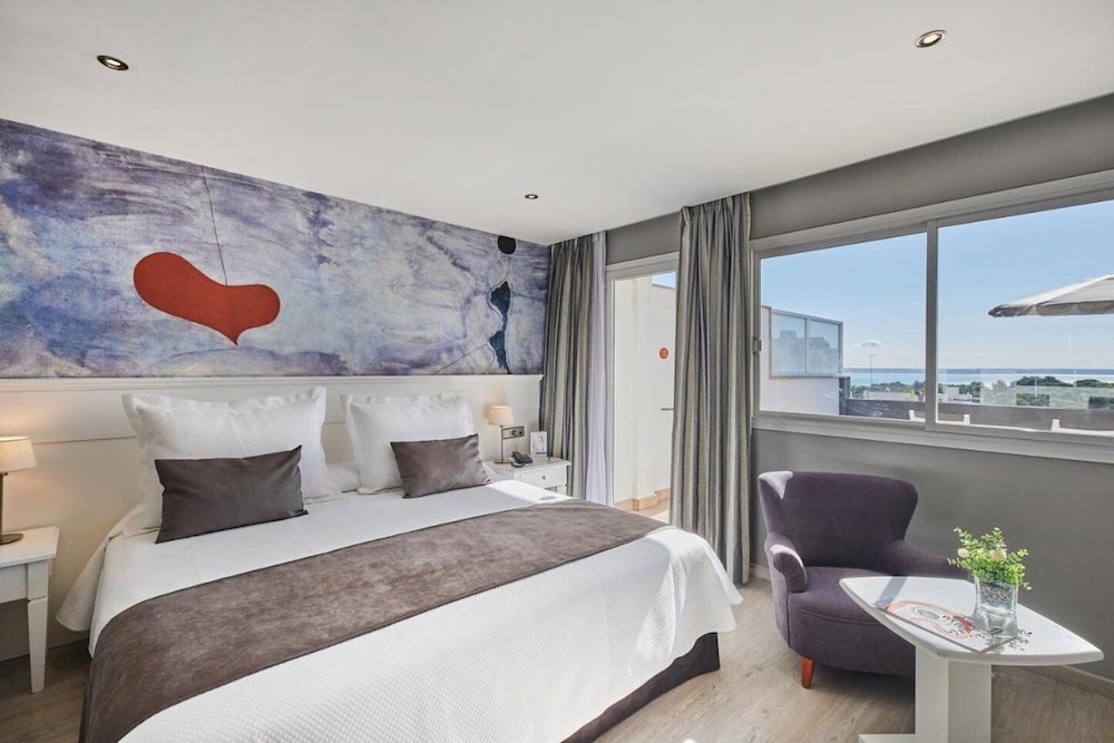 Hotel Joan Miró Museum — Hotel rooms in Palma de Mallorca, Balearic Islands