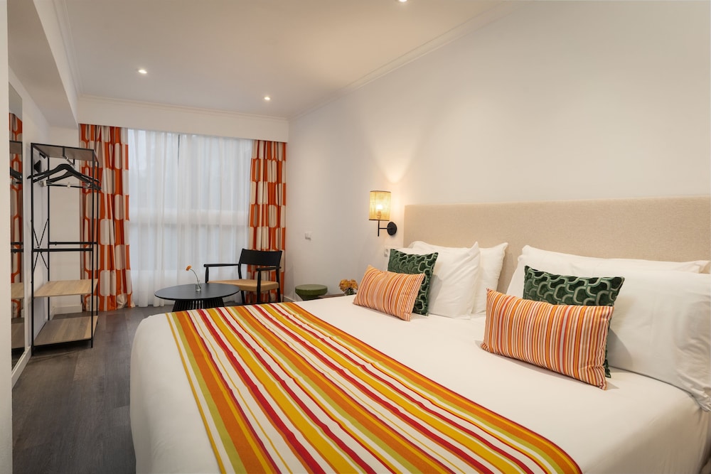 Hotel Hesperia Mallorca — Hotel rooms in Palma de Mallorca, Balearic Islands