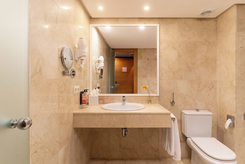 Hotel Hesperia Mallorca — Hotel rooms in Palma de Mallorca, Balearic Islands