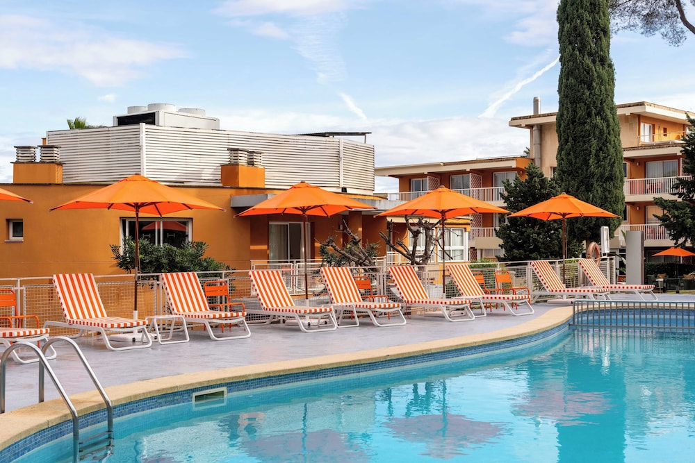 Hotel Hesperia Mallorca — Swimming pool in Palma de Mallorca, Balearic Islands