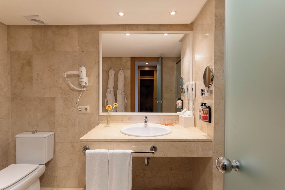 Hotel Hesperia Mallorca — Hotel rooms in Palma de Mallorca, Balearic Islands