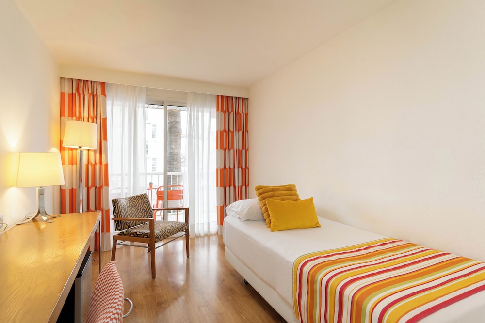 Hotel Hesperia Mallorca — Hotel rooms in Palma de Mallorca, Balearic Islands