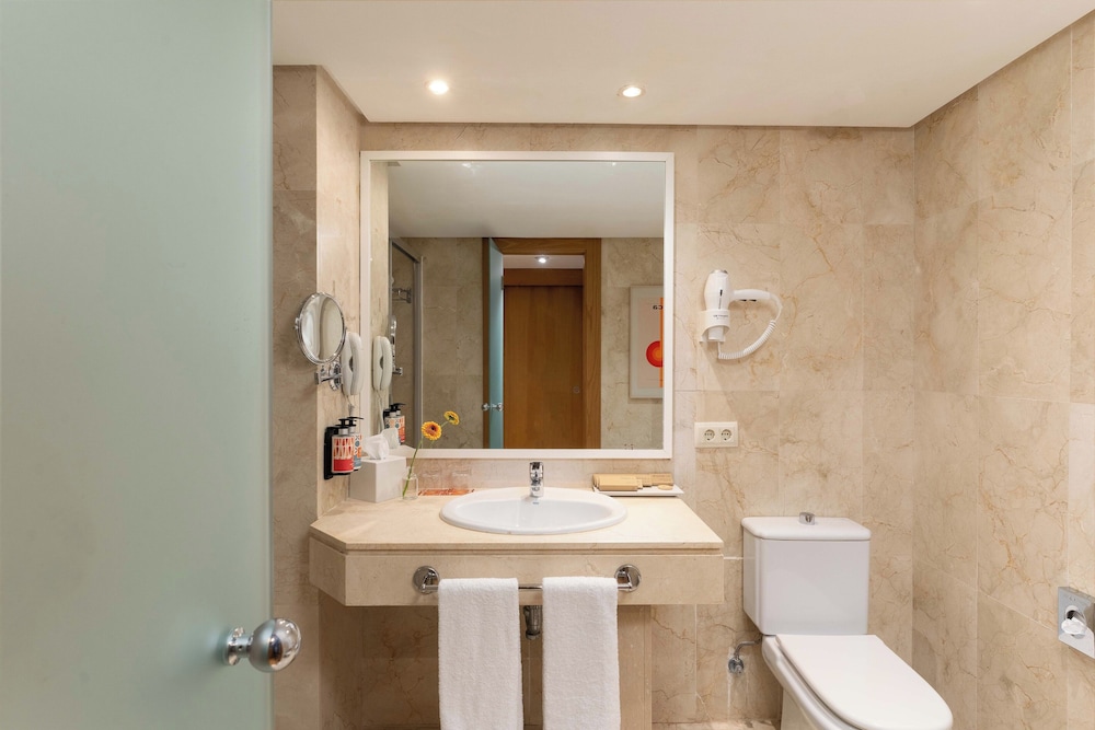Hotel Hesperia Mallorca — Hotel rooms in Palma de Mallorca, Balearic Islands