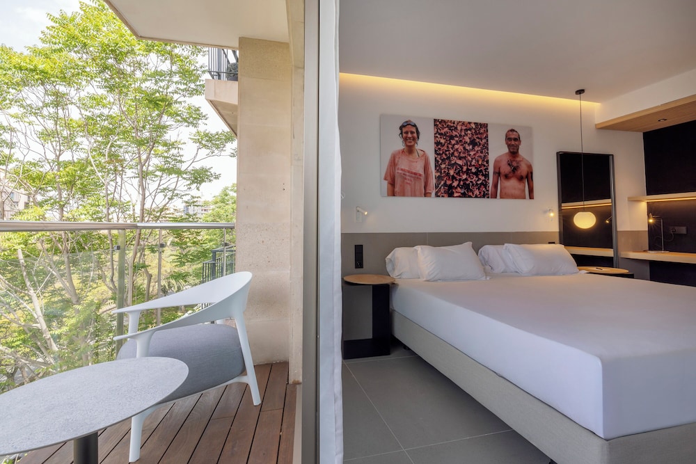 HM Jaime III Hotel — Hotel rooms in Palma de Mallorca, Balearic Islands