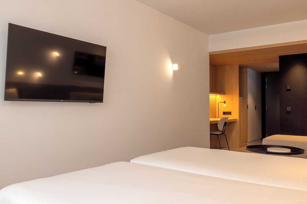 HM Jaime III Hotel — Hotel rooms in Palma de Mallorca, Balearic Islands
