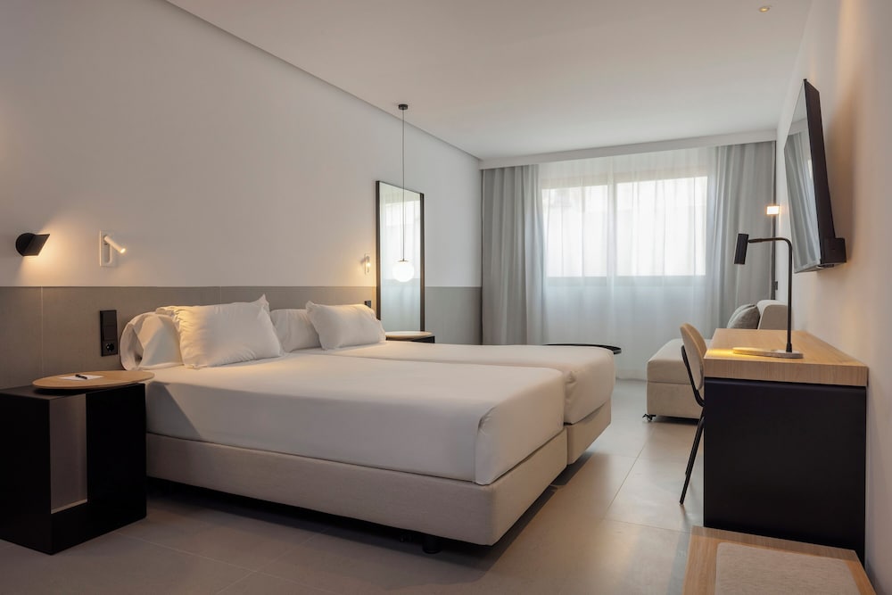 HM Jaime III Hotel — Hotel rooms in Palma de Mallorca, Balearic Islands